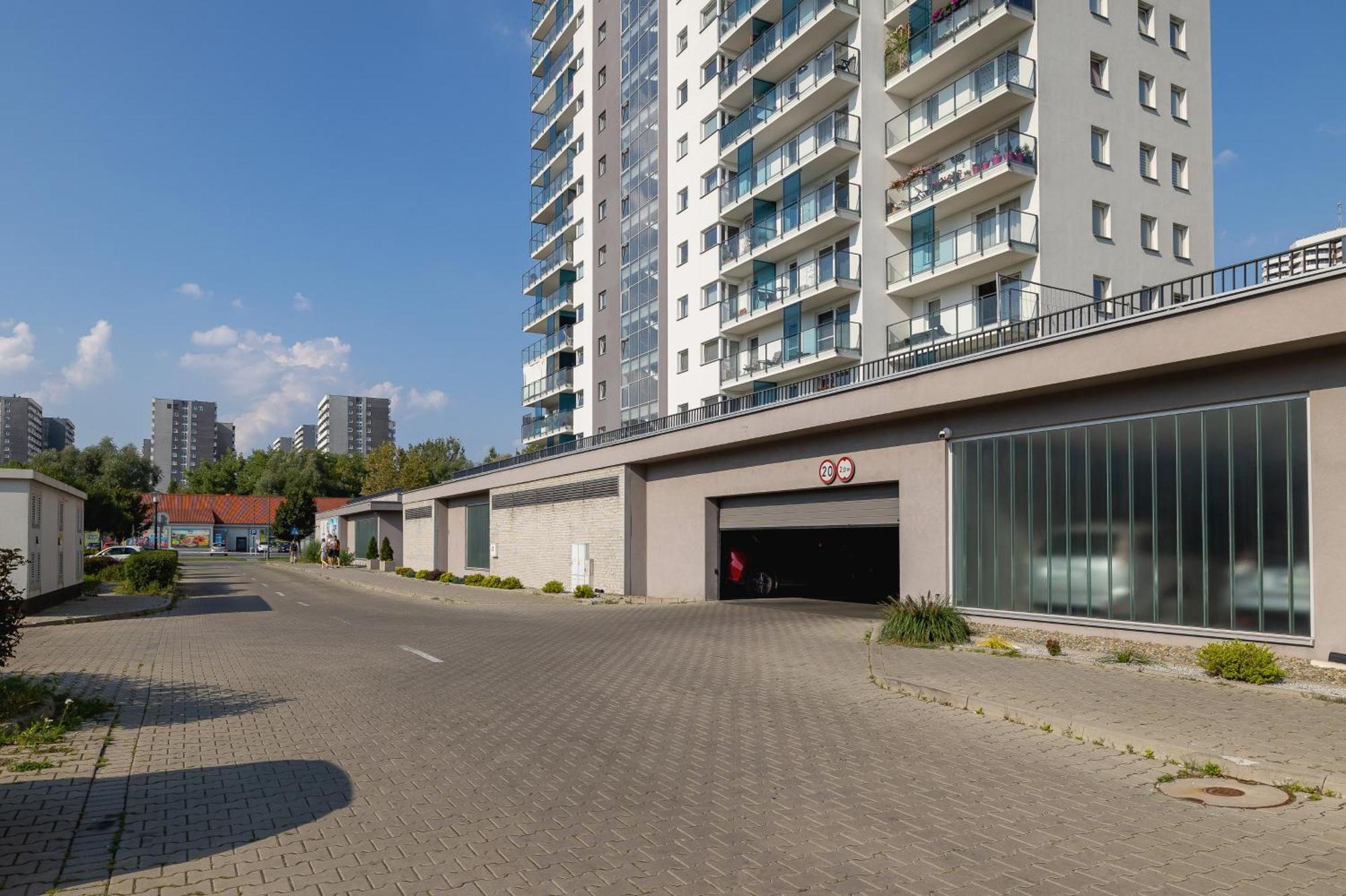 Tysiaclecia Next To Park Slaski By Renters