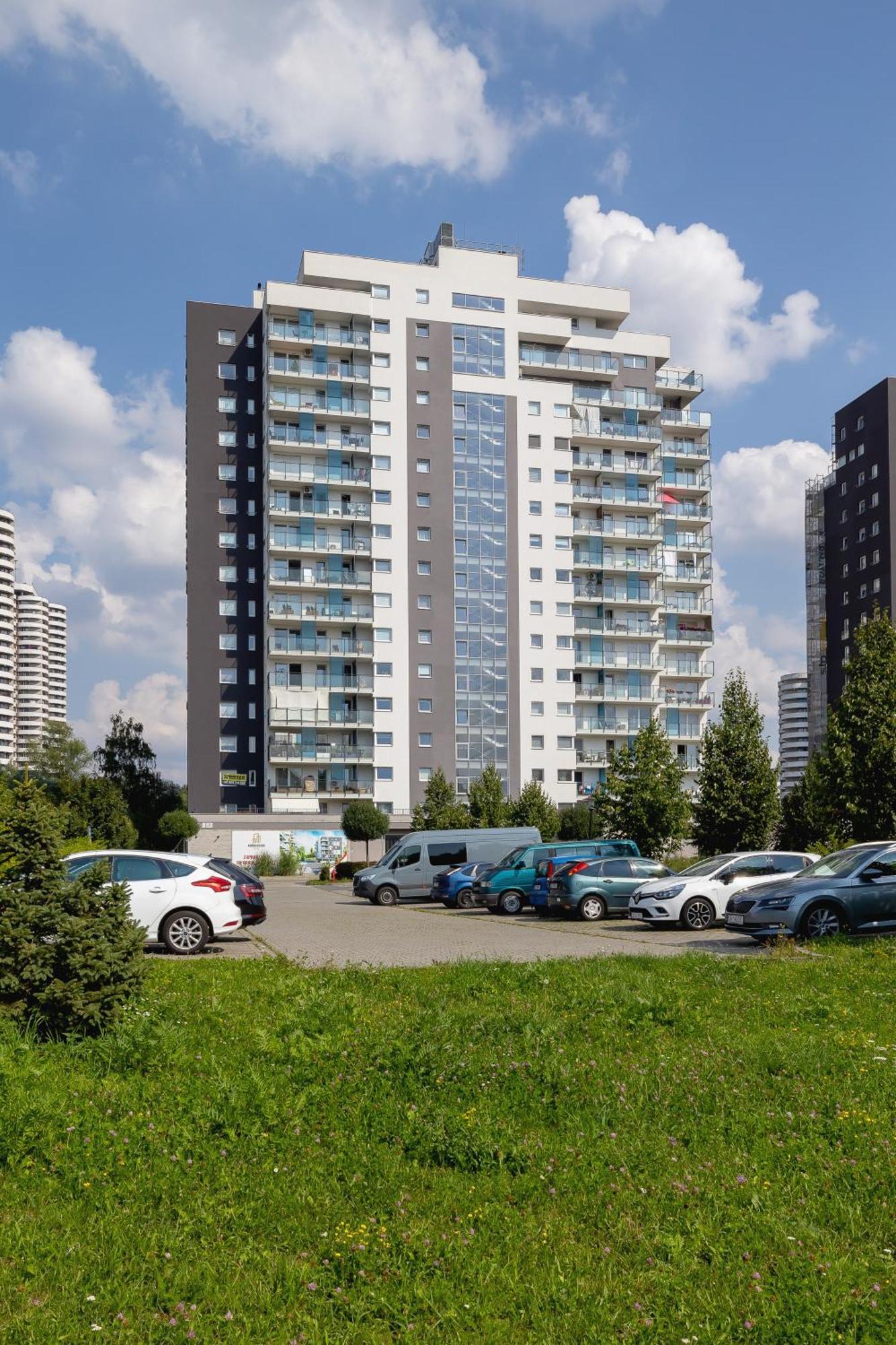 Tysiaclecia Next To Park Slaski By Renters *