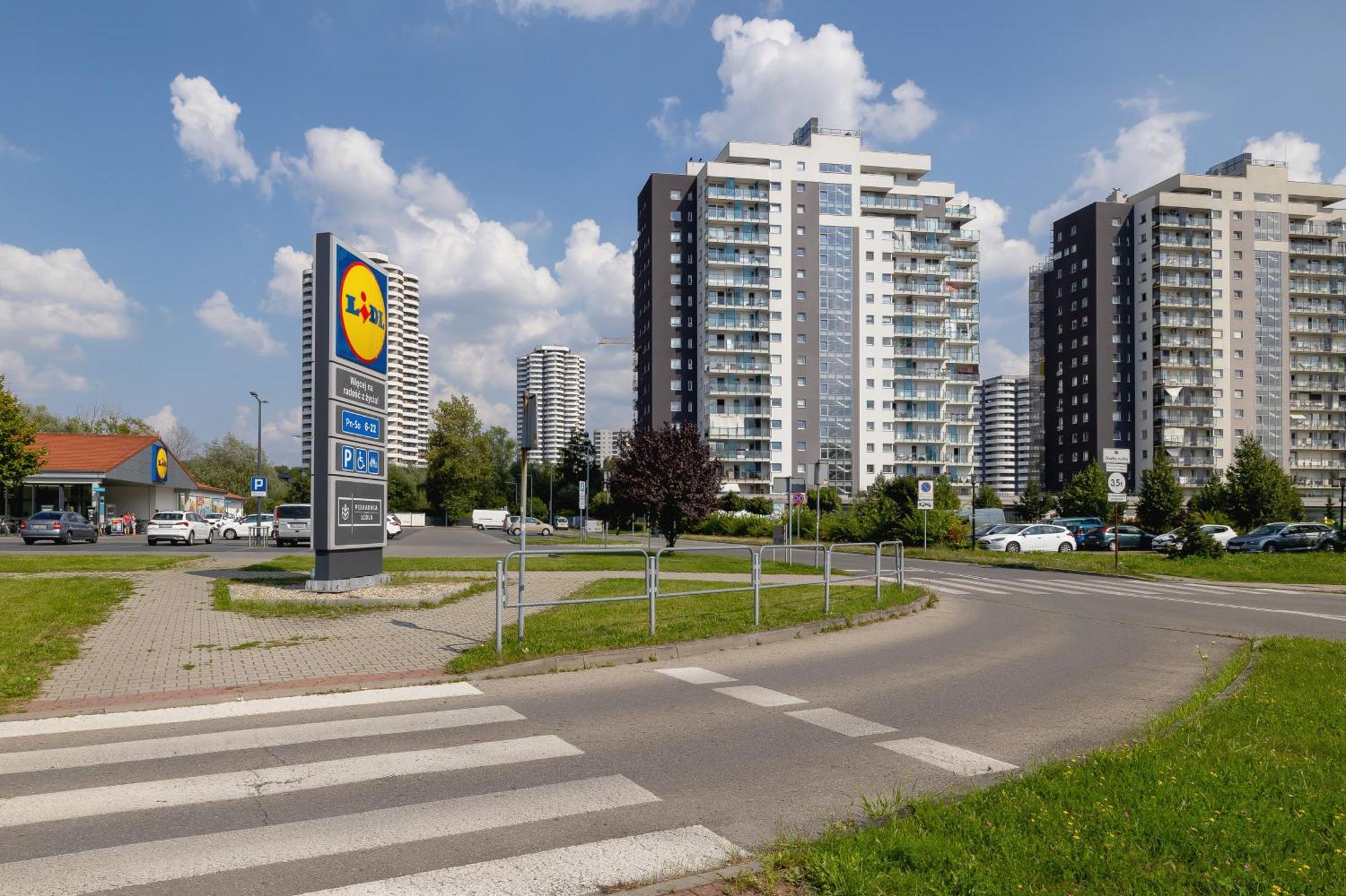 Tysiaclecia Next To Park Slaski By Renters * Katowice